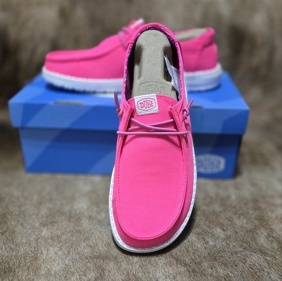 Hey Dude Other - Youth Size 6 (women's size 8) Hey Dudes in Hot Pink!